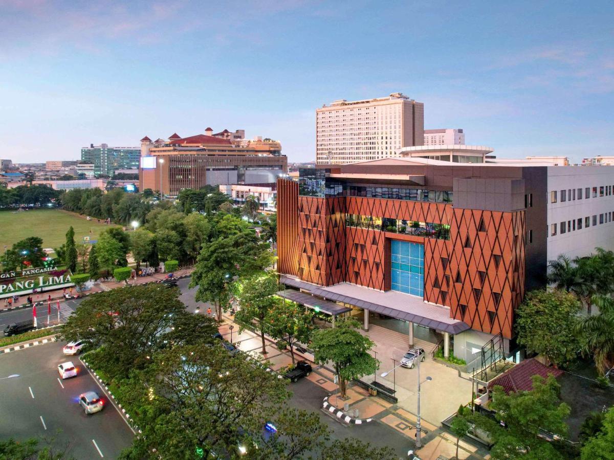 Ibis Styles Semarang Simpang Lima Hotel Exterior foto
